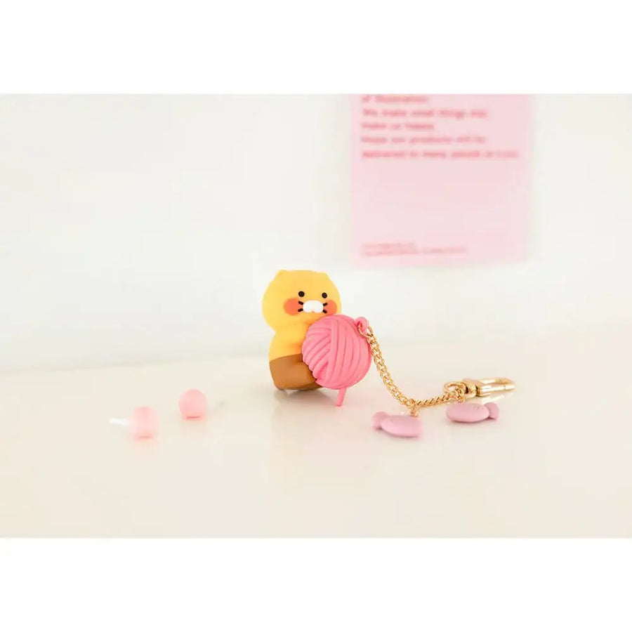 Kakao Friends - Choonsik & Ball of Thread Figure Keyring - Kakao Friends - Accessories - Harumio