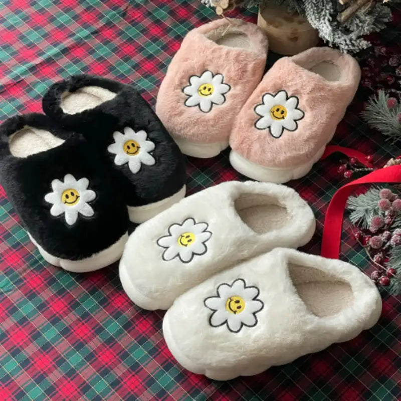 SALDA - Smiley Daisy Slippers - SALDA - Footwear - Harumio
