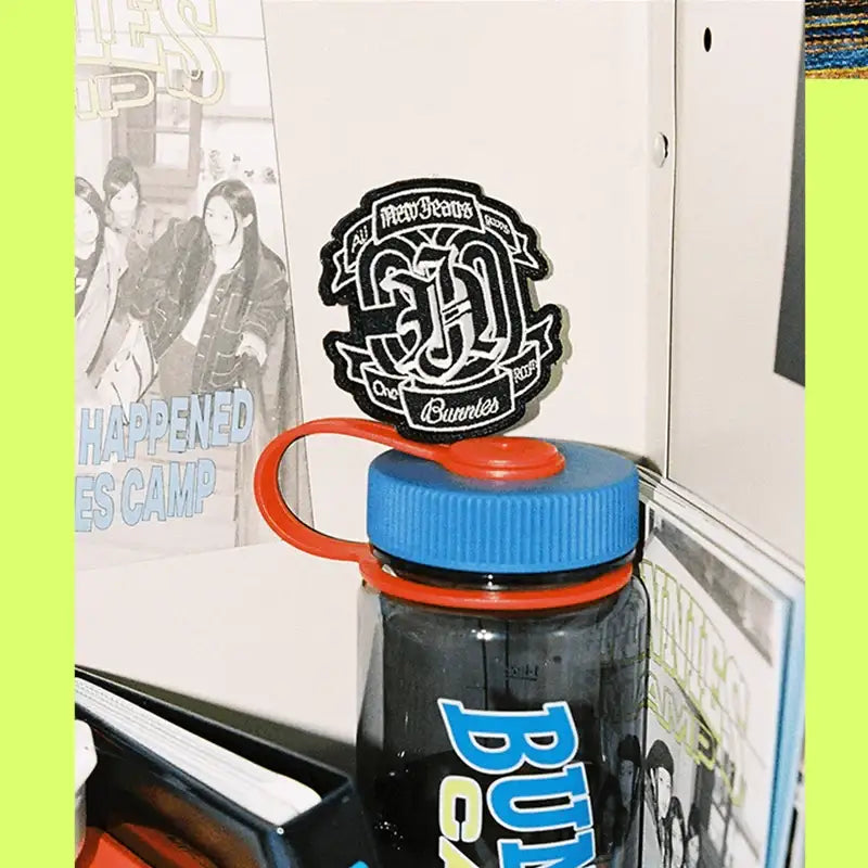 NewJeans - Bunnies Camp Wappen - NewJeans - Wappen - Harumio NewJeans - Bunnies Camp Wappen - NewJeans - Wappen - Harumio