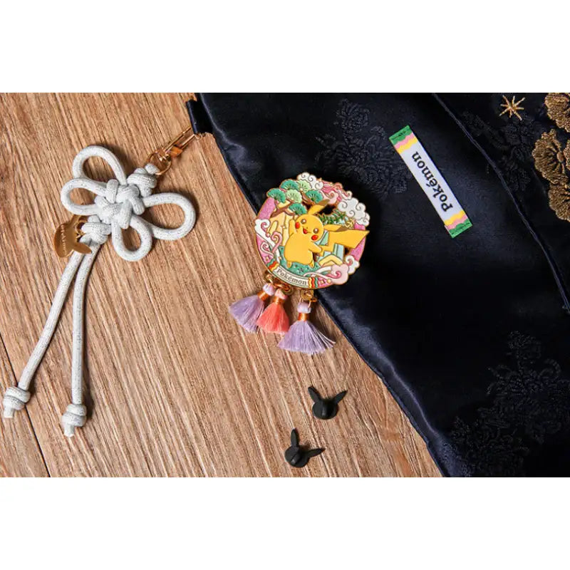 Pokémon Store - Tradition Edition Tassel Badge - Pokémon Store - Badge - Harumio