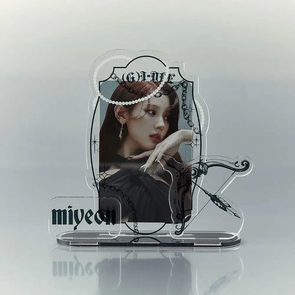 (G)I-DLE - Photocard Stand (Version 0) - Line Friends Square - Photocard Stand - Harumio