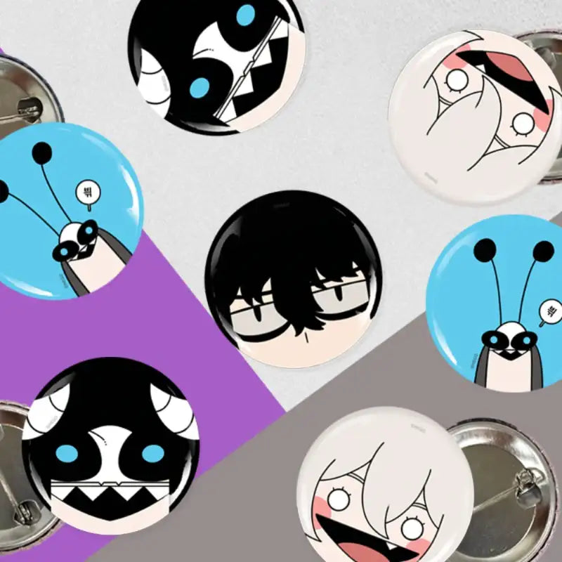 The House Without Time - Pin Badge - Webtoon Shop - Badges - Harumio