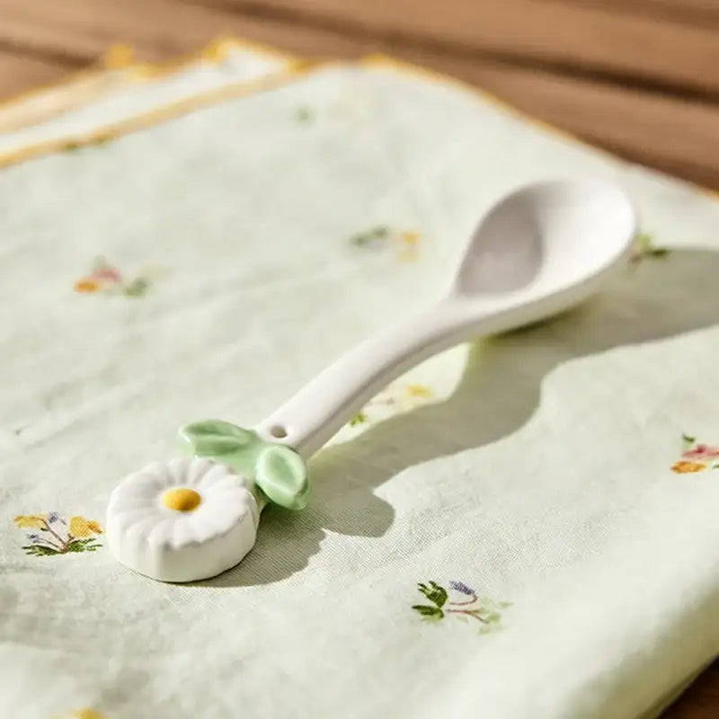 Korean Picnic Day - Daisy Spoon - Modern House - Kitchenware - Harumio