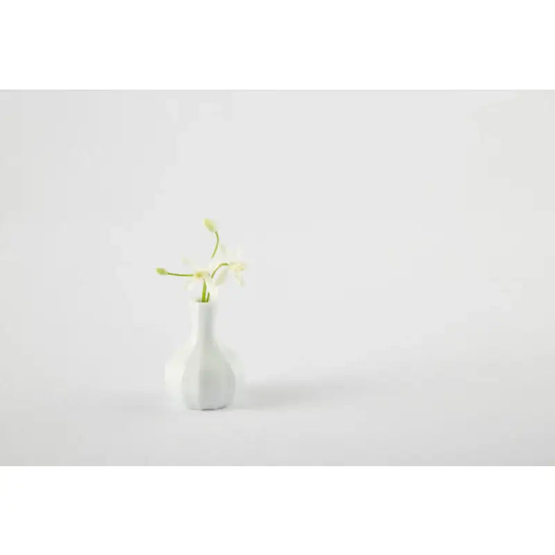 Chaora - White Porcelain Angle Vase (S) - Chaora - Tableware - Harumio