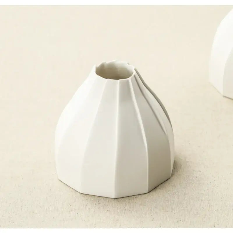 Chaora - Elegant Base Vase - Chaora - Tableware - Harumio
