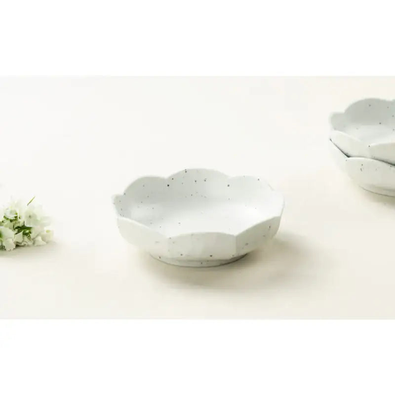 Chaora - White Porcelain Flower Side Dish Plate - Chaora - Tableware - Harumio Chaora - White Porcelain Flower Side Dish Plate - Chaora - Tableware - Harumio