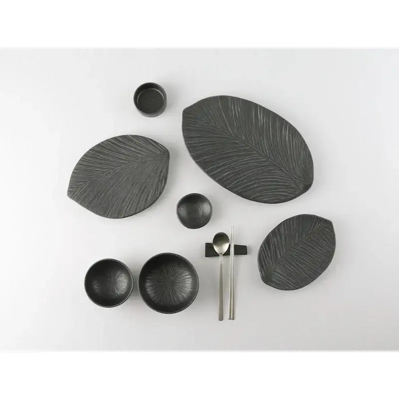 Chaora - Black Leaf Ellipse Plate - Chaora - Tableware - Harumio