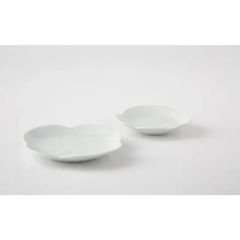 Chaora - Embossed Lily Plate - Chaora - Tableware - Harumio