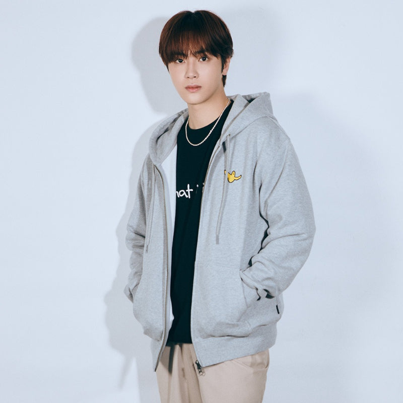 What it isN't x THE BOYZ - Angel Wappen Zip-Up Hoodie – Harumio