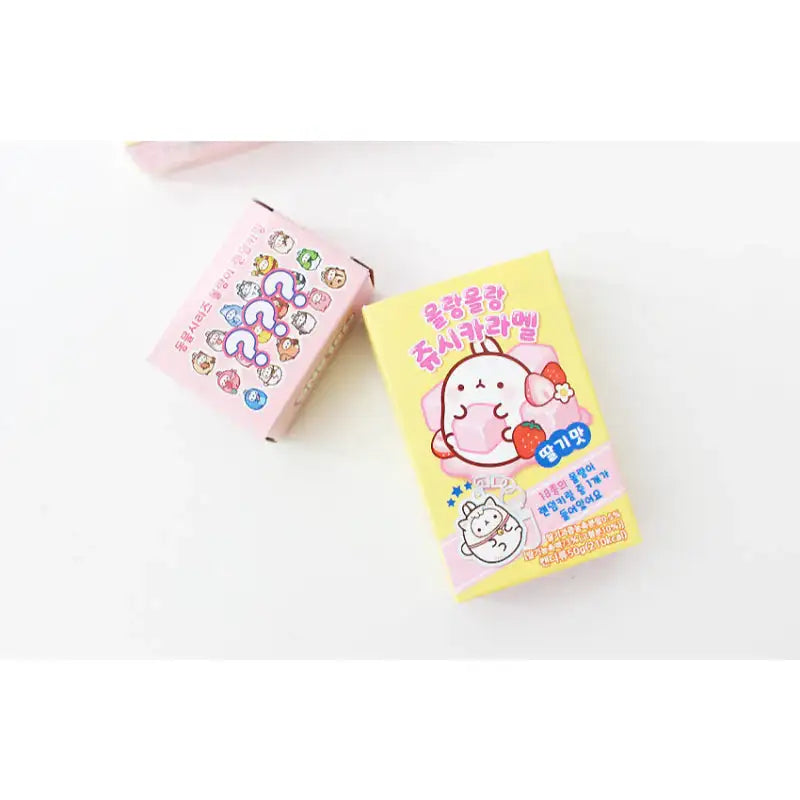 Molang - Juicy Caramel Strawberry Flavor With Keyring - Molang - Candy - Harumio
