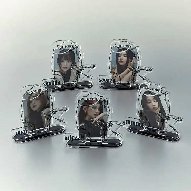 (G)I-DLE - Photocard Stand (Version 0) - Line Friends Square - Photocard Stand - Harumio