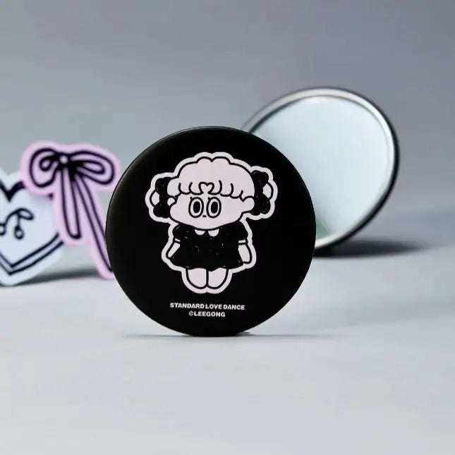 Standard Love Dance - LEEGONG Black Cherry Pie Handheld Mirror - Line Friends Square - handheld mirror - Harumio