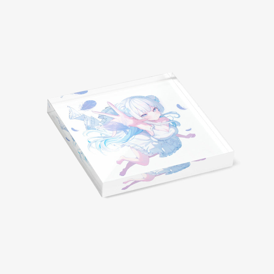 Healia - Floating Acrylic Cube