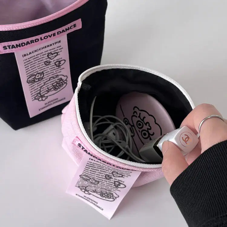 Standard Love Dance - LEEGONG Black Cherry Pie Doodle Pouch - Line Friends Square - Keyring - Harumio