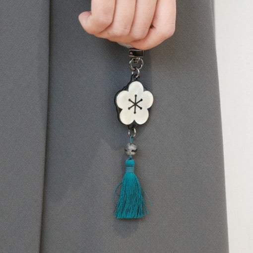 Return of the Blossoming Blade - Mother-of-Pearl Keyring - Return of the Blossoming Blade - Home & Living, Accessories - Harumio