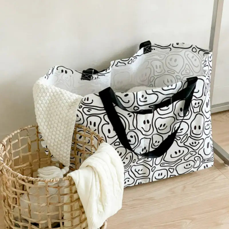 SALDA - Smiley Shopping Basket - SALDA - Bags - Harumio