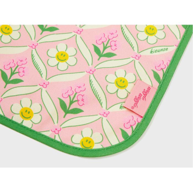 Wiggle Wiggle X Kieunse - Kitchen Gloves & Apron Set