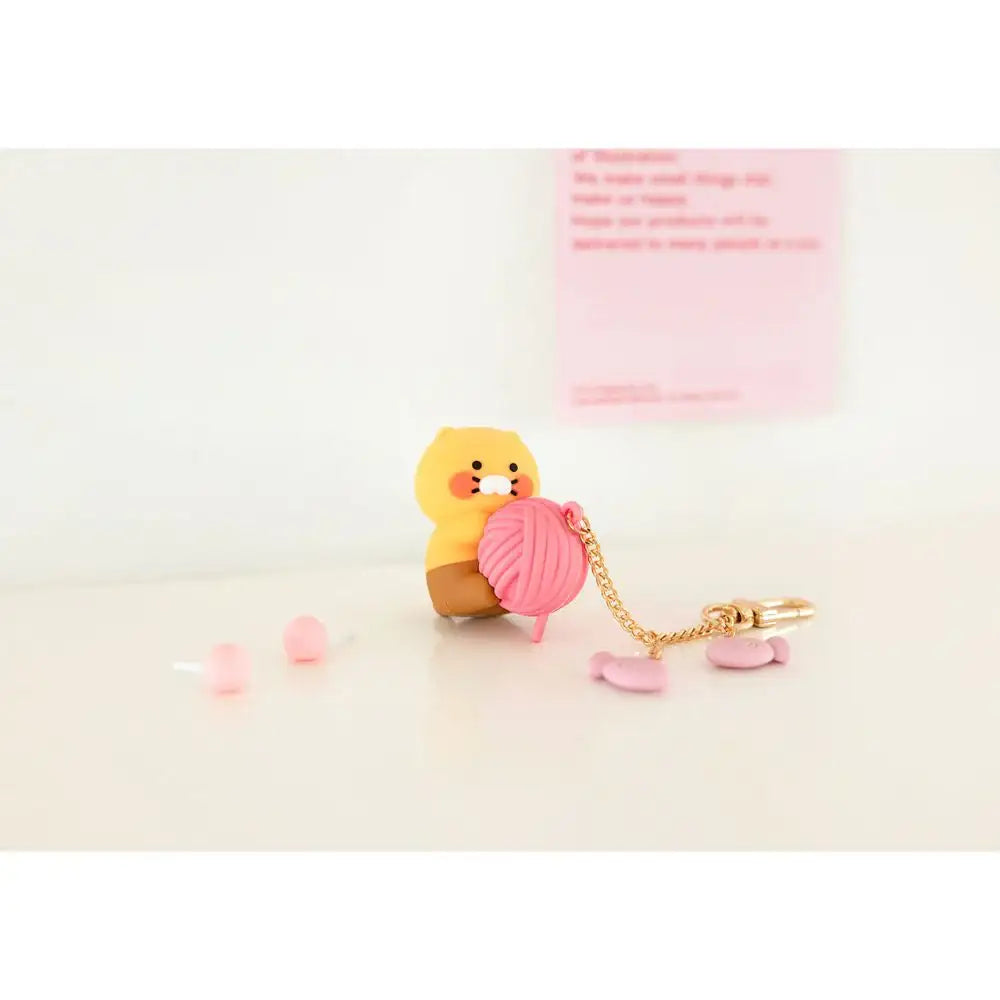 Kakao Friends - Choonsik & Ball of Thread Figure Keyring - Kakao Friends - Accessories - Harumio
