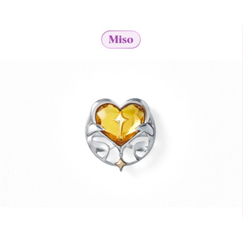 ILLIT Summer Moon - Badge