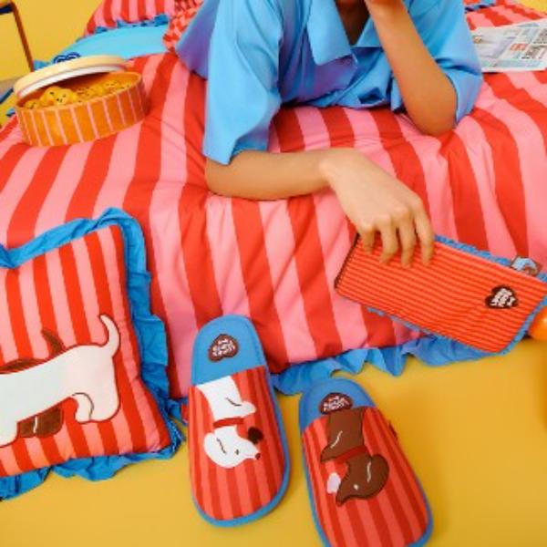 Wiggle Wiggle - Washable Fabric Home Slippers (Lucky Puppy Red)