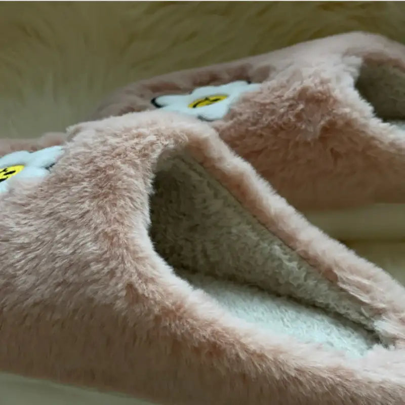 SALDA - Smiley Daisy Slippers - SALDA - Footwear - Harumio
