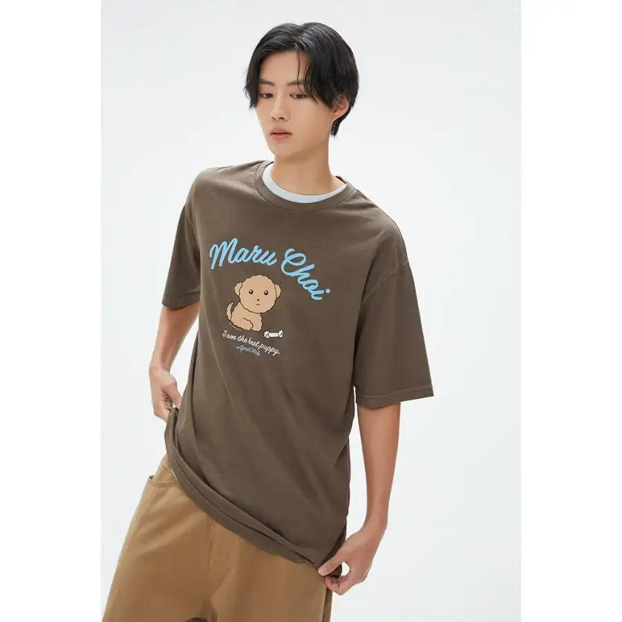SPAO x Maru is a Puppy - Welcome to Marune Fruit Shop Short Sleeve T-Shirt (BROWN) - SPAO - T-Shirt - Harumio