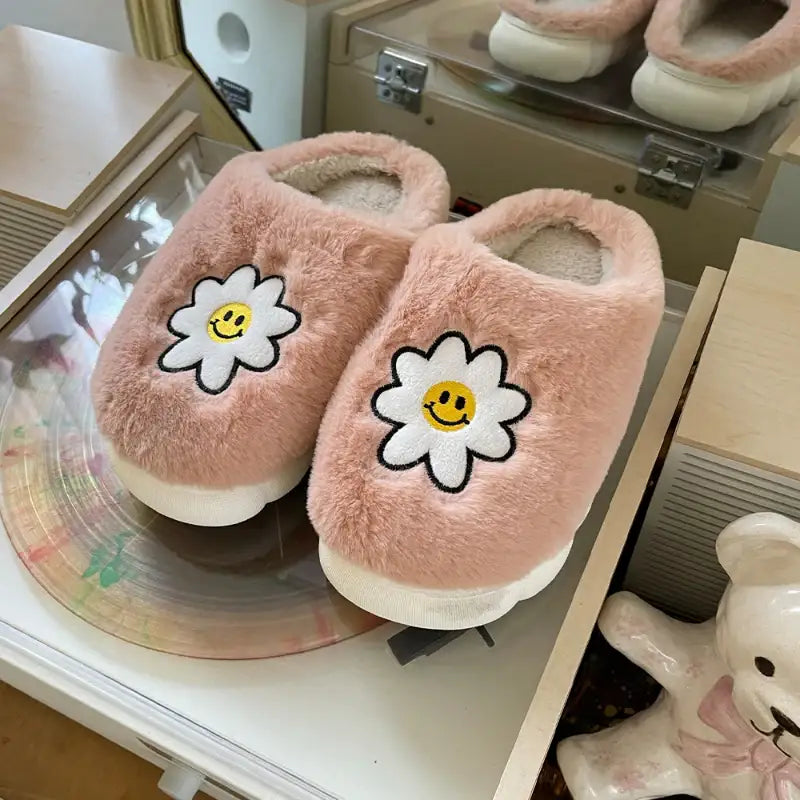 SALDA - Smiley Daisy Slippers - SALDA - Footwear - Harumio