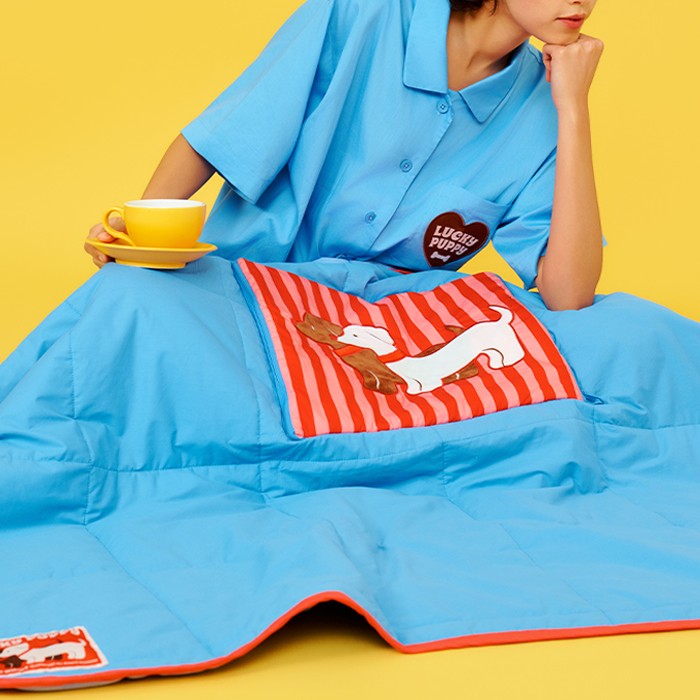 Wiggle Wiggle - Frilled Cushion Blanket (Lucky Puppy Square)