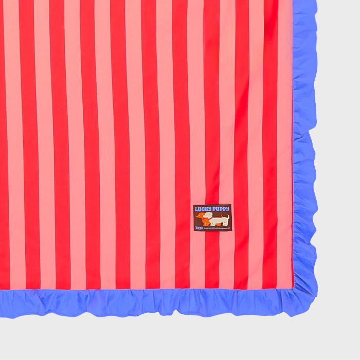 Wiggle Wiggle - Cooling Quilted Blanket (Lucky Puppy Red)