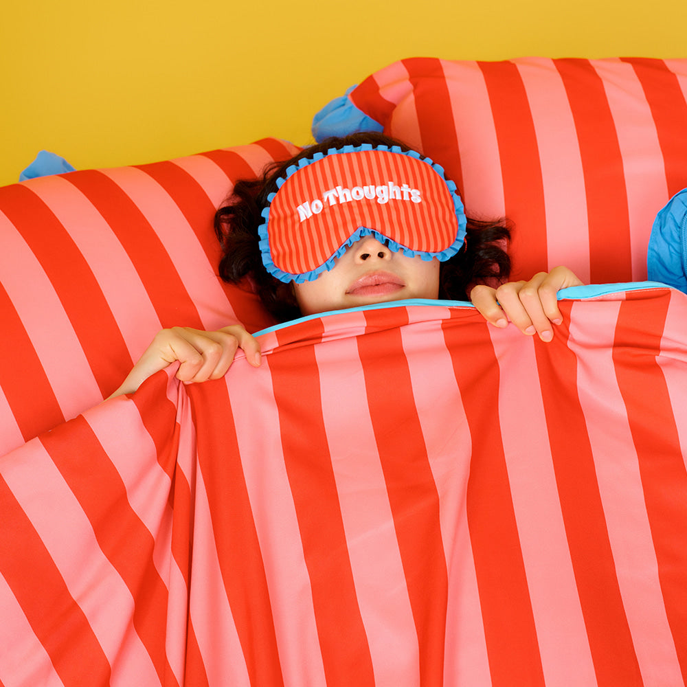 Wiggle Wiggle - Cooling Quilted Blanket (Lucky Puppy Red)