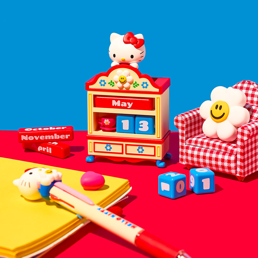 Hello Kitty x Wiggle Wiggle - Cozy Time Figure Perpetual Calendar