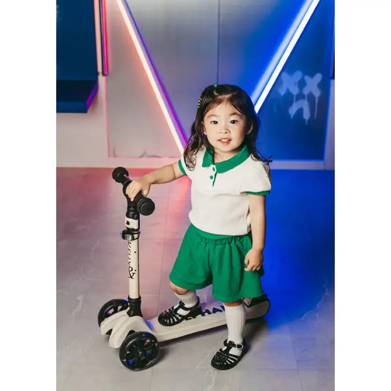 Ennette - Magazine - Mutual Entertainment - Magazine - Harumio
