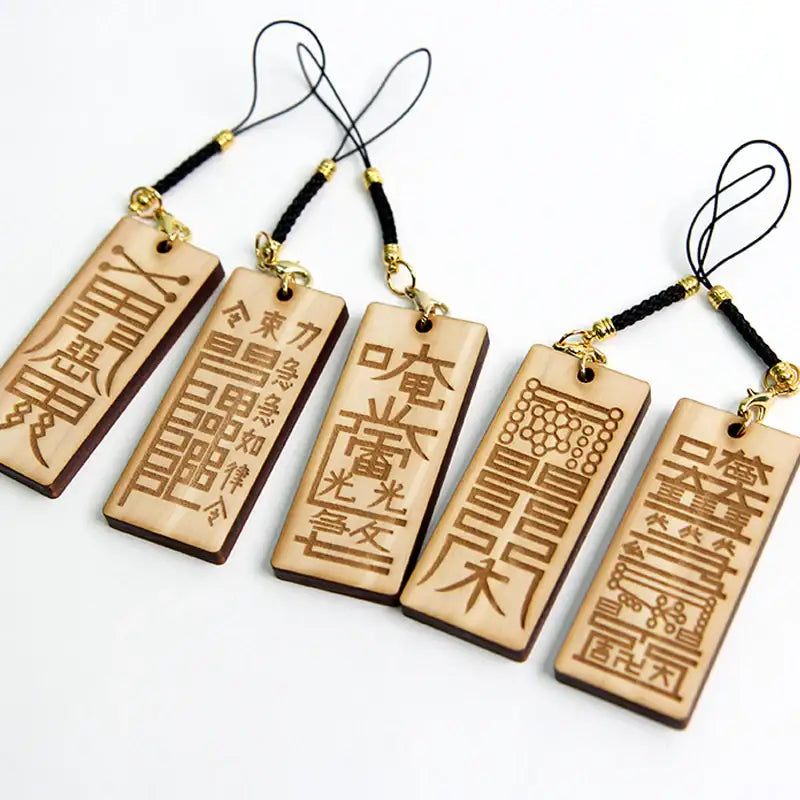 Prince Bari - Wooden Amulet Charm - Webtoon Shop - Accessories - Harumio