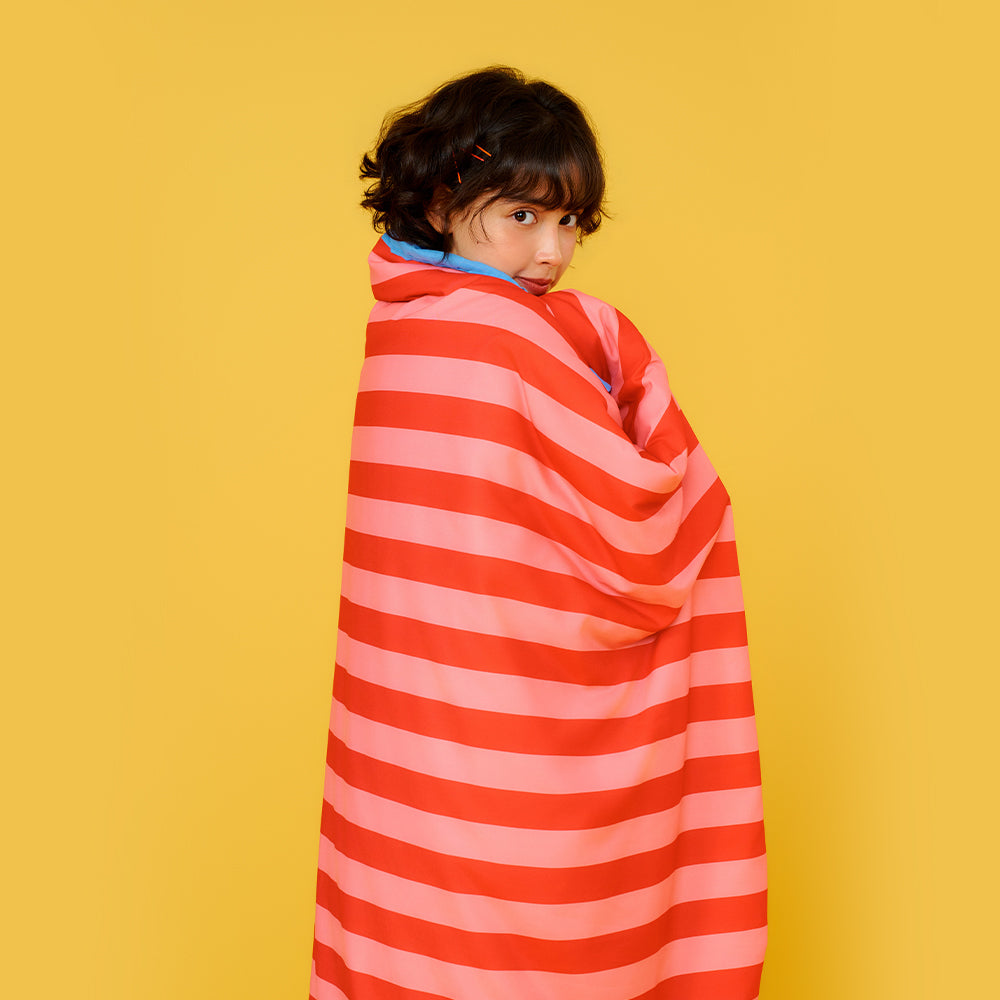 Wiggle Wiggle - Cooling Quilted Blanket (Lucky Puppy Red)