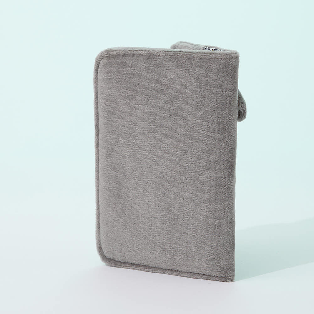 Zo&Friends: Signature - Passport Case