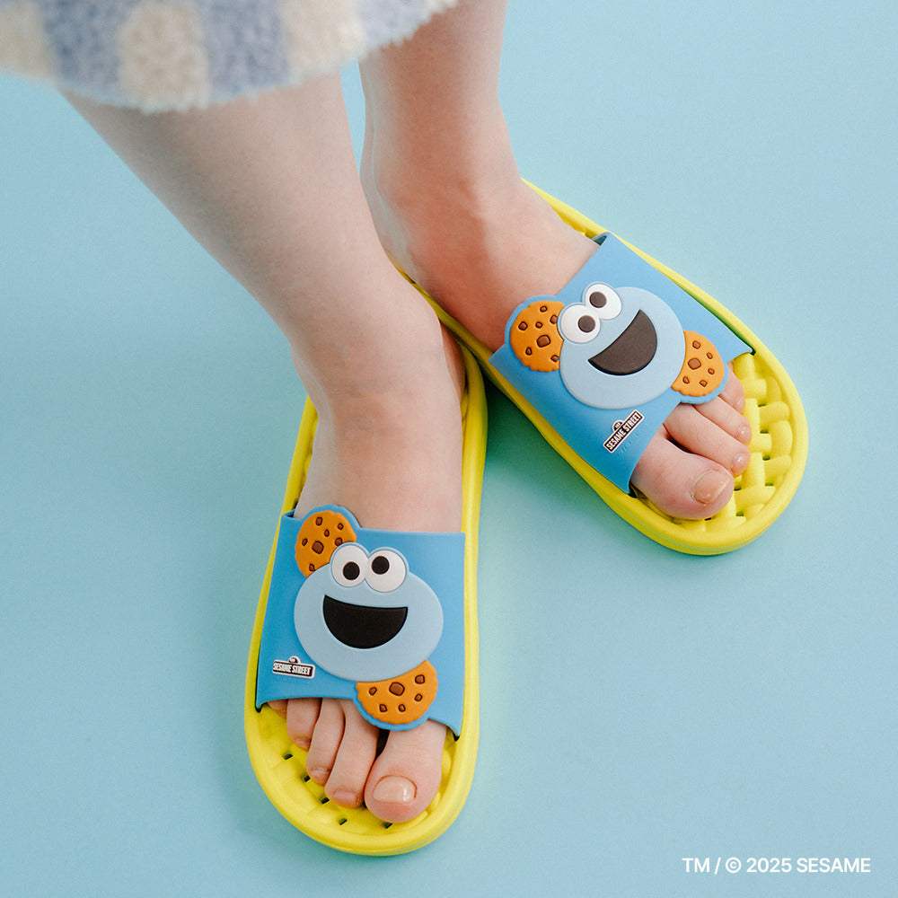 Sesame Street Spa Day - Cookie Monster Bathroom Slippers - Marpple Shop - bathroom slippers - Harumio
