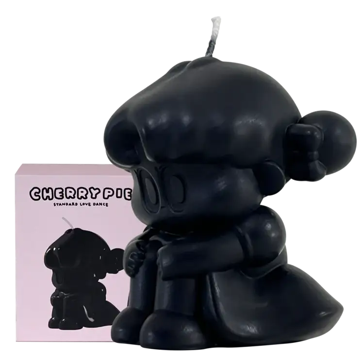 Standard Love Dance - LEEGONG Black Cherry Pie 3D Candle - Line Friends Square - Candle - Harumio