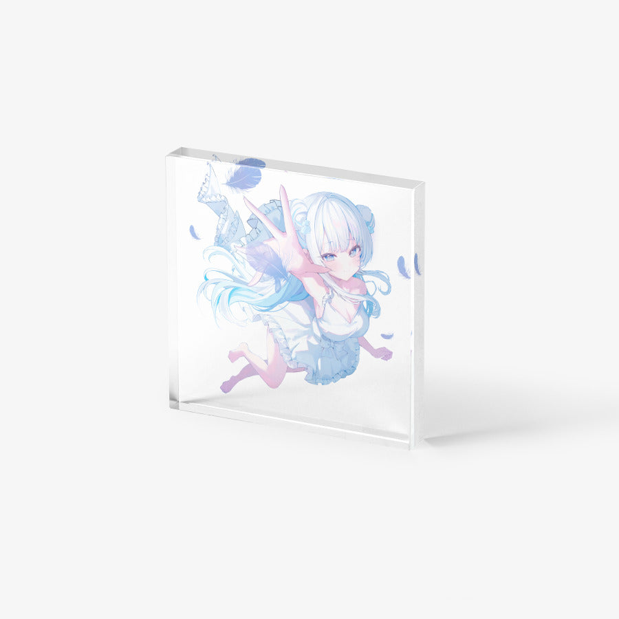 Healia - Floating Acrylic Cube