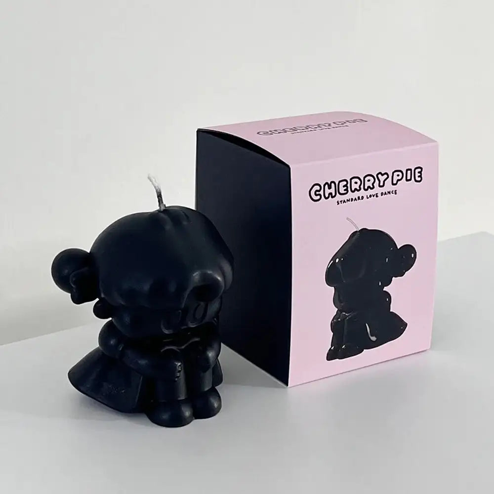 Standard Love Dance - LEEGONG Black Cherry Pie 3D Candle - Line Friends Square - Candle - Harumio