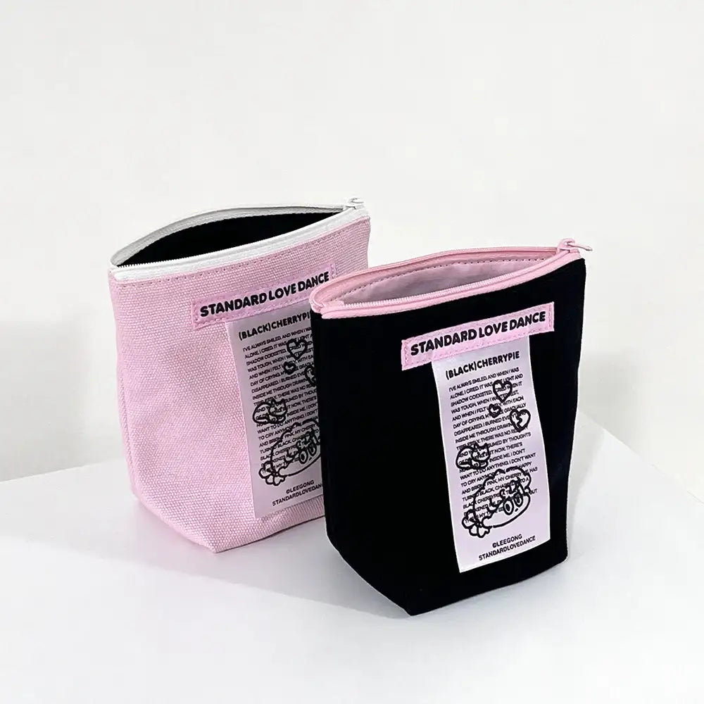 Standard Love Dance - LEEGONG Black Cherry Pie Doodle Pouch - Line Friends Square - Keyring - Harumio