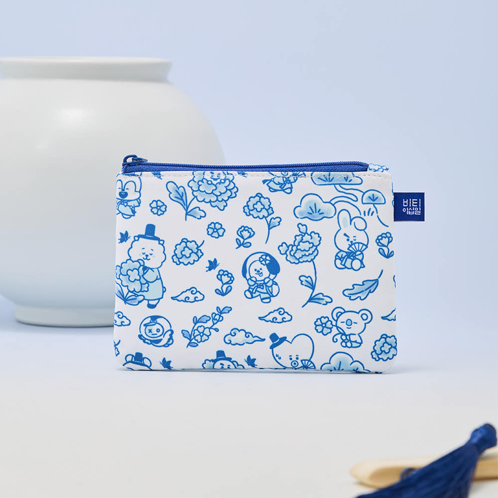 Created as part of the BT21: K-Hangari collection, this collectible pouch features adorable BT21 character artwork inspired by the traditional Korean hangari theme.