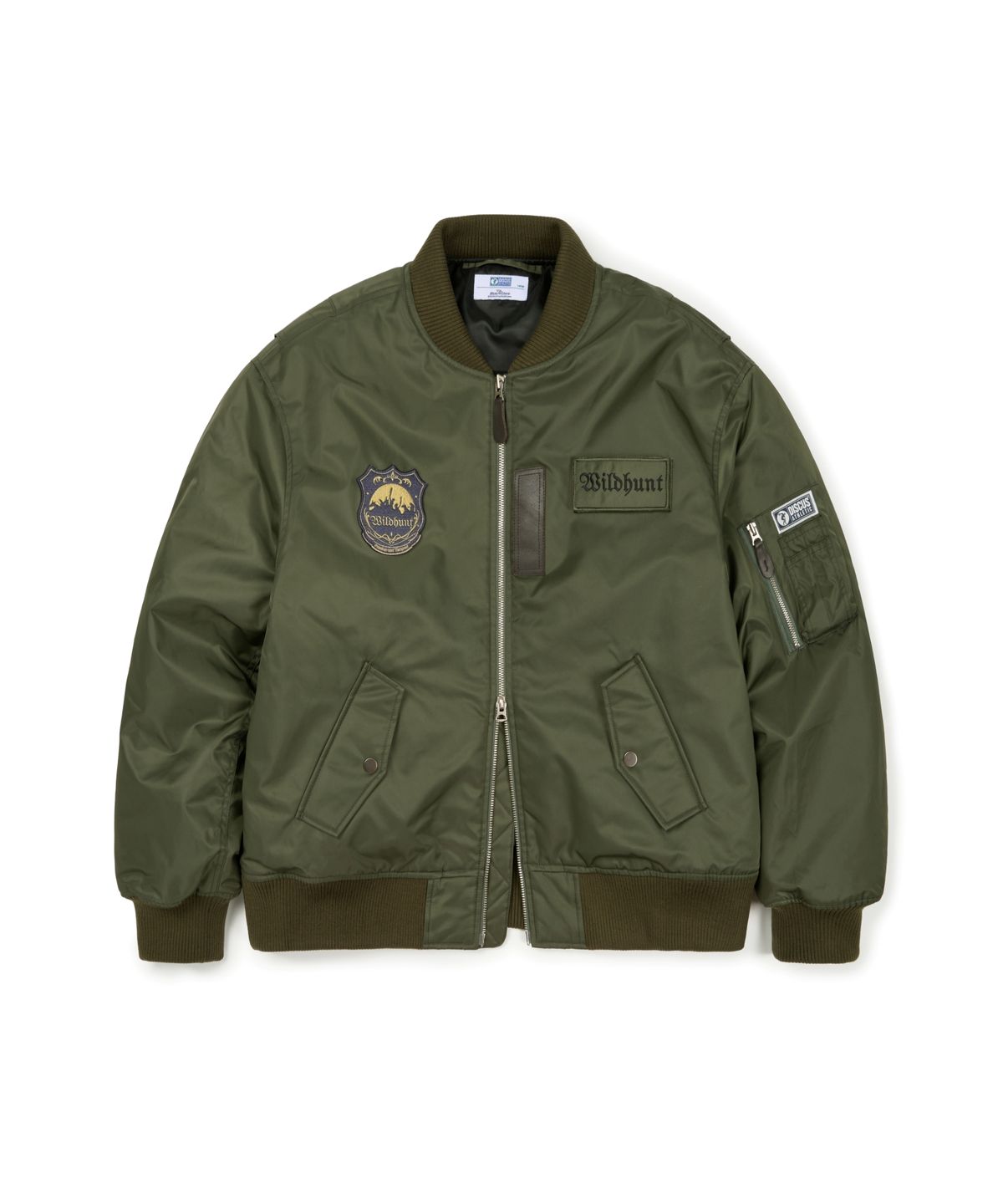 Created as part of the Blue Archive x Discus Athletic collaboration, this flight jacket combines casual streetwear styling with design details inspired by Wild Hunt.