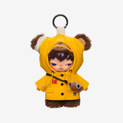 Part of the exclusive collaboration between HIRONO and Kodak, this adorable teddy bear keyring features a cute raincoat-inspired design that blends HIRONO's signature artistic style with Kodak's nostalgic aesthetic.