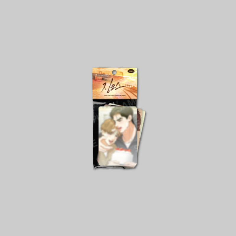 Add a special collectible to your Jinx Pop-Up collection with the Collection Photocard ver. 3 (Random).