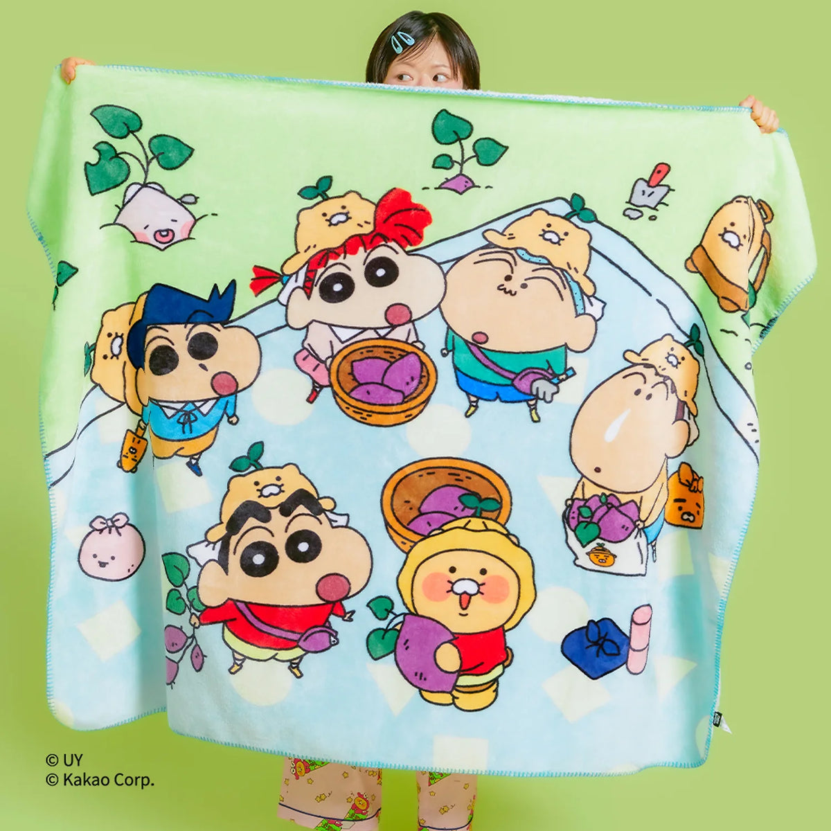 Stay cozy with the Kakao Friends x Crayon Shinchan - Chunsik Large Wool Blanket.