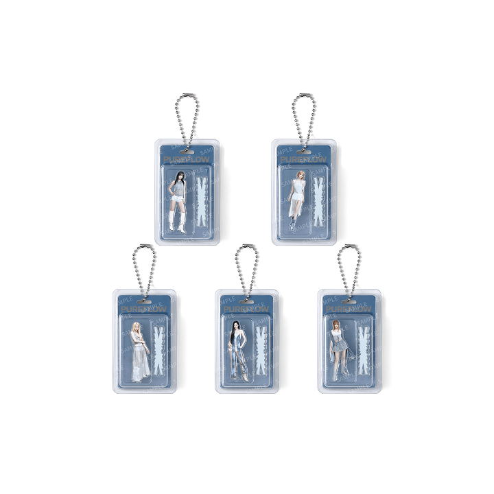 This collectible photo keyring features exclusive member visuals from the PUREFLOW collection.