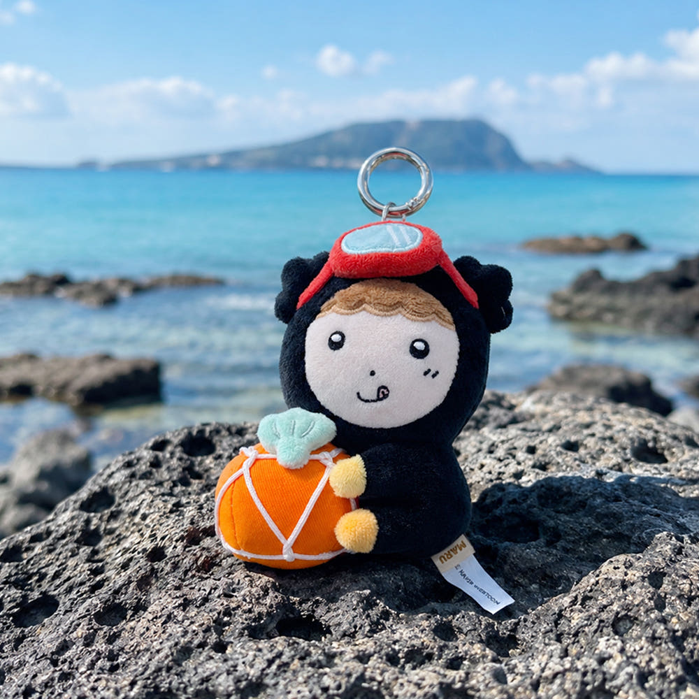 Take an adorable companion with you wherever you go with the Maru is a Puppy – Plush Keyring.