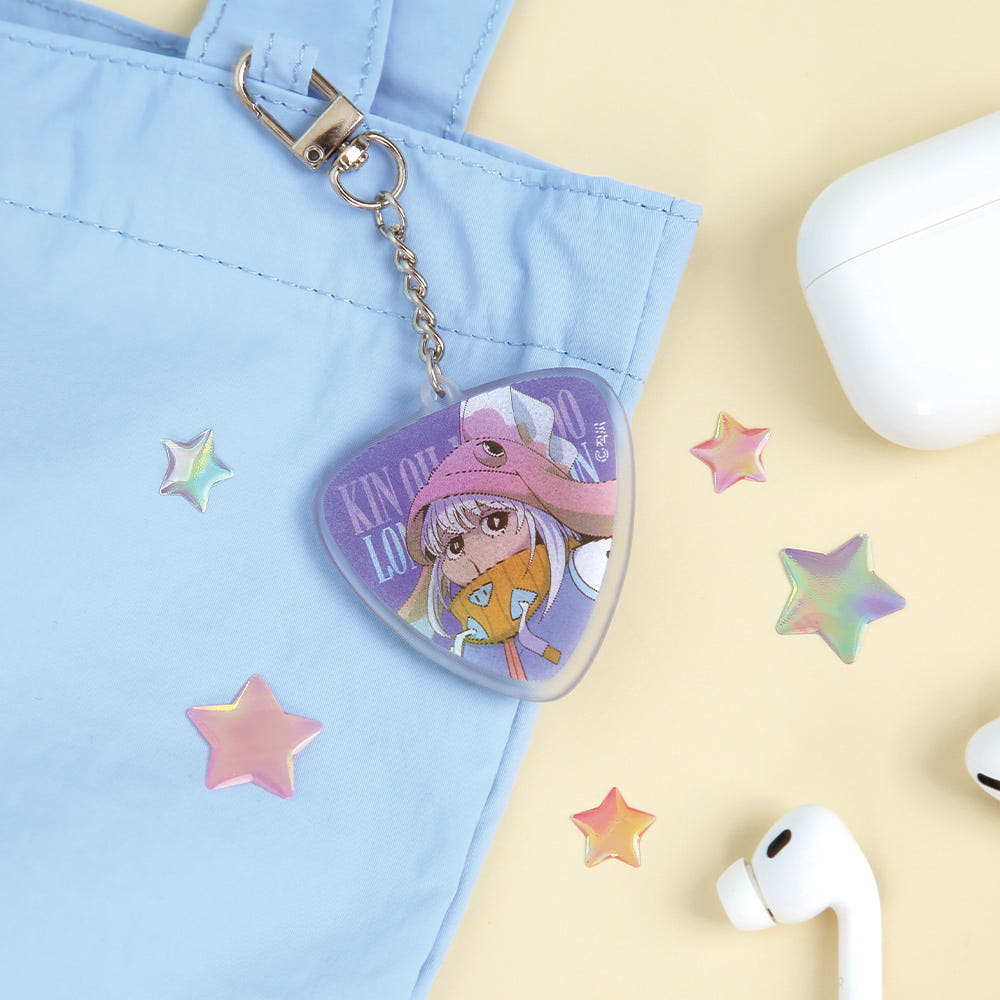 Featuring character artwork inspired by My Bias Gets on the Last Train, this collectible keyring combines a durable acrylic design with an eye-catching lenticular effect that reveals changing images or visual details depending on the viewing angle.