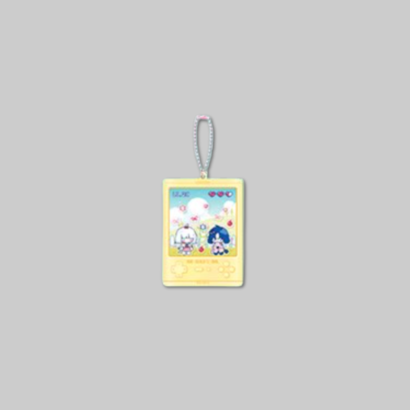 Add a playful and interactive collectible to your Our Guild Idol collection with the official Pop-Up – Acrylic Shaker Keyring.
