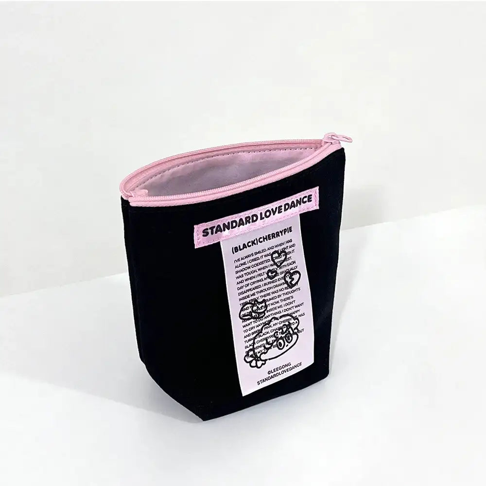 Standard Love Dance - LEEGONG Black Cherry Pie Doodle Pouch - Line Friends Square - Keyring - Harumio